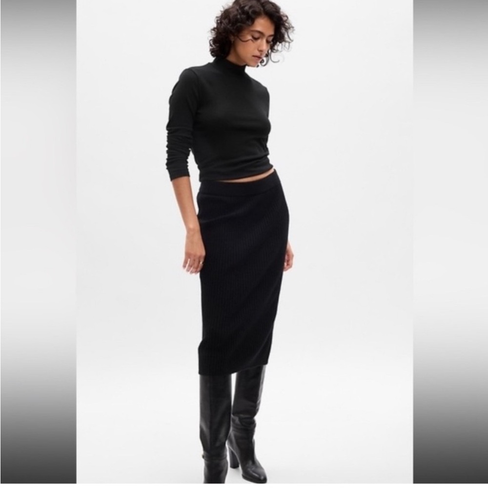 GAP Cashsoft Ribbed Black Mid Skirt